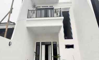 Dijual Cepat Rumah Baru Classic Modern di Cinere Harga 2,1 M Nego