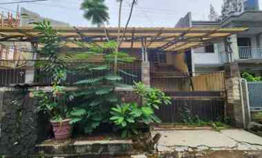 dijual rumah komplek muara