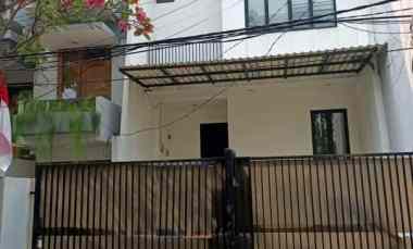 dijual rumah komplek pondok gading