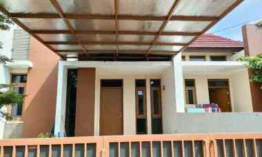 dijual rumah komplek puridago mas