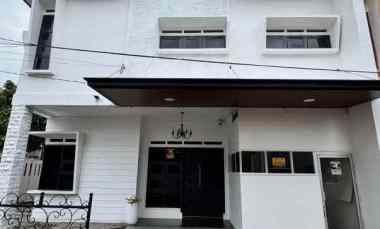 Rumah Dijual di Komplek Sariwangi