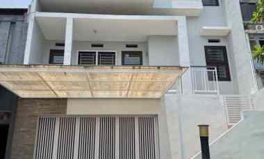 Rumah Dijual di Komplek Sayana Terrace House , Pasir Impun