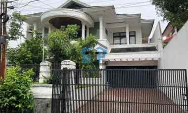 Dijual Rumah Mewah Setiabudi dekat UPI Taman Luas Siap Huni