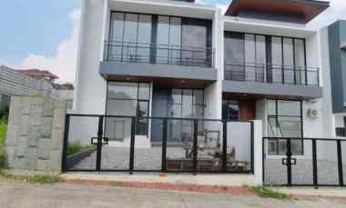 Jual Rumah Baru Mewah Eksklusif di Komplek Setraduta Bandung