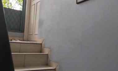 dijual rumah komplek strategis cantik