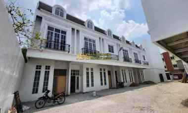 Dijual Townhouse di Komplek Sunrise Residence Jalan Pelita I - Sutomo