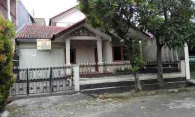 dijual rumah komplek taman mutiara kel