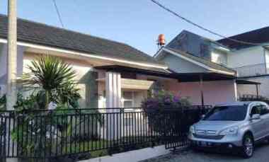 dijual rumah komplek the green