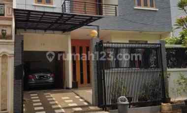 Dijual Rumah Bagus Komplek Villa Permata Gading Uku 10x19.1 m2 Timur