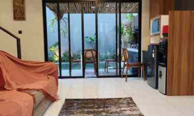 Rumah Bali Vibes Ada Kolam Renang di Kota Baru Parahyangan