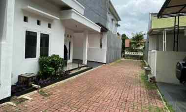 dijual rumah kukusan