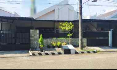 dijual rumah kutisari indah