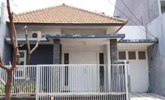 dijual rumah kutisari indah barat