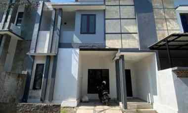 dijual rumah lantai 2 lokasi jalan galunggung cargo