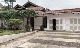 dijual rumah lapangan hijau