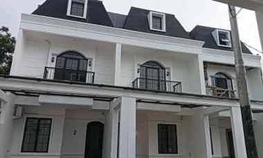 Rumah Mewah Cllasic Eropa dekat MRT Harga Terjangkau di Lebak Bulus