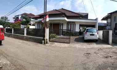 Dijual Rumah Mewah di Kawasan Cikole Lembang Bandung Barat