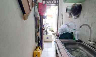 dijual rumah limo