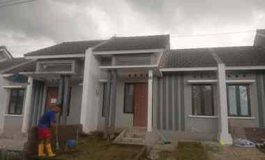 dijual rumah lokasi perumahan kepanjen malang