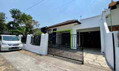 dijual rumah luas di godean semi furnish dan siap huni