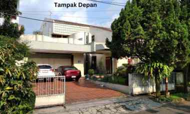 Dijual Rumah Luas Terawat di Gegerkalong
