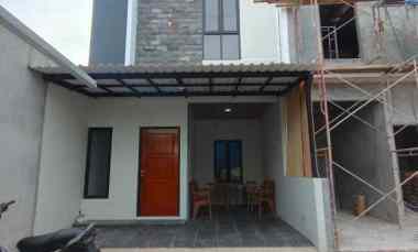 dijual rumah lubang buaya