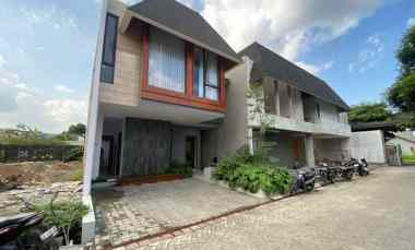 Jual Rumah Megah 2 Lantai Type Luas 125/130m2 Belakang Transmart Jogja