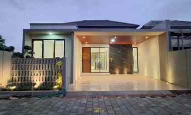 Rumah Siap Huni di Lokasi Super Strategis Maguwoharjo, Sleman