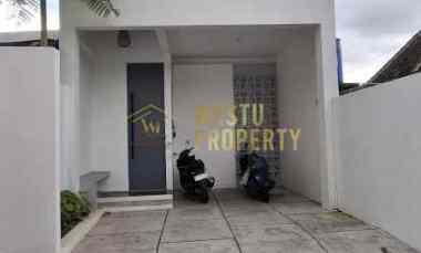 Rumah Minimalis 2 Lantai, 3 menit ke Kampus Atmajaya Jogja
