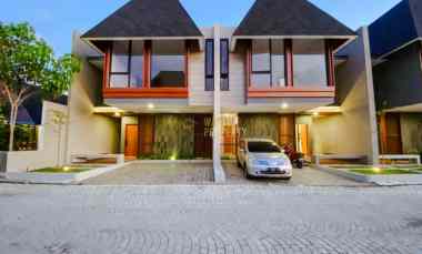 Rumah Mewah Tropis Modern Desain Arsitektural Unik, Nyaman Stylish