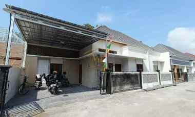 gambar dijual rumah maguwoharjo sleman