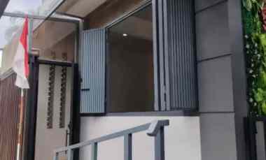 dijual rumah mahagoni bintaro