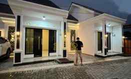 Dijual Rumah Cantik Modern Klasik 600 jutaan di Cilodong