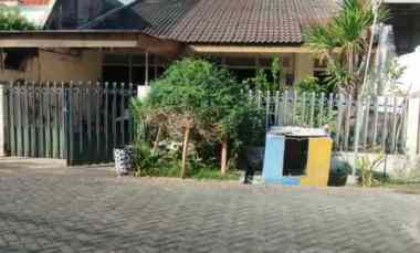 dijual rumah manyar