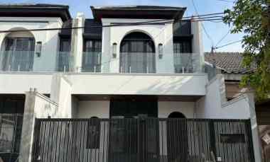 Rumah Baru di Manyar Termurah Elegant American Modern Lokasi Prestige