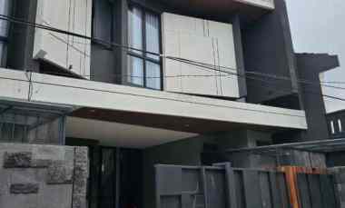 dijual rumah manyar