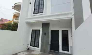 dijual rumah manyar indah