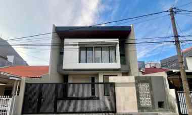 Rumah Manyar Jaya, Modern Minimalis Ada 4 Master BR, Surabaya