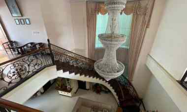 Rumah Manyar Jaya 2 Lantai Kelas Premium Surabaya Timur