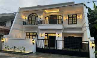 Rumah Manyar Modern Style Siap Huni dekat Galaxy Mall, Kertajaya, Paku