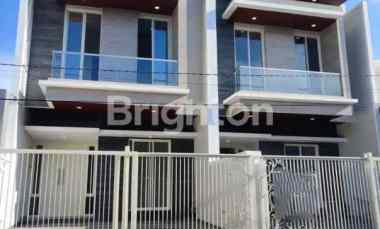 Manyar Kertoadi Selangkah ke Merr, Modern Minimalis, dekat Pakuwon City