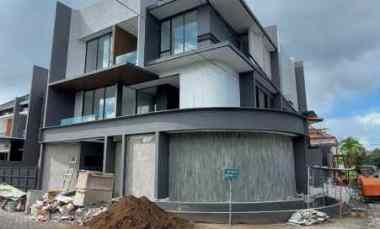 Rumah Manyar Kertoadi dekat Pakuwon City, Merr, Dharmahusada DND