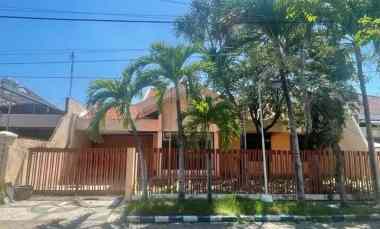 Rumah Hitung Tanah 1 Lantai Terawat Manyar Kertoarjo dekat Jalan Raya