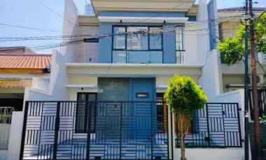 dijual rumah manyar rejo