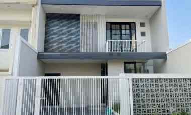 Rumah Baru Manyar Rejo Surabaya Minimalis One Gate 8x15 SHM 2,5M