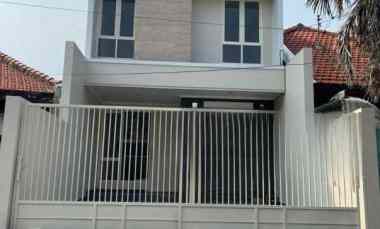 Rumah Baru Minimalis Manyar Tirtoasri dekat Petra Surabaya