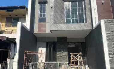 dijual rumah manyar tirtoyoso