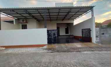 dijual rumah manyaran