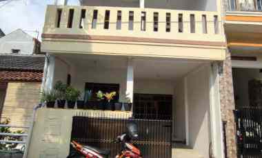 Banting Harga BU Cepat Dijual Rumah 2,5 Lantai Margaasih Permai