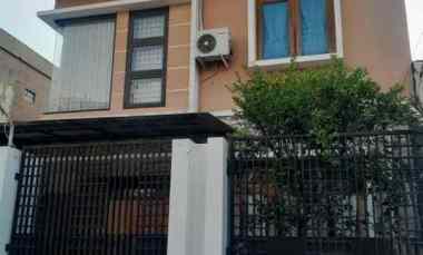 Dijual Cepat Rumah Terawat Semi Furnished di Margahayu Raya